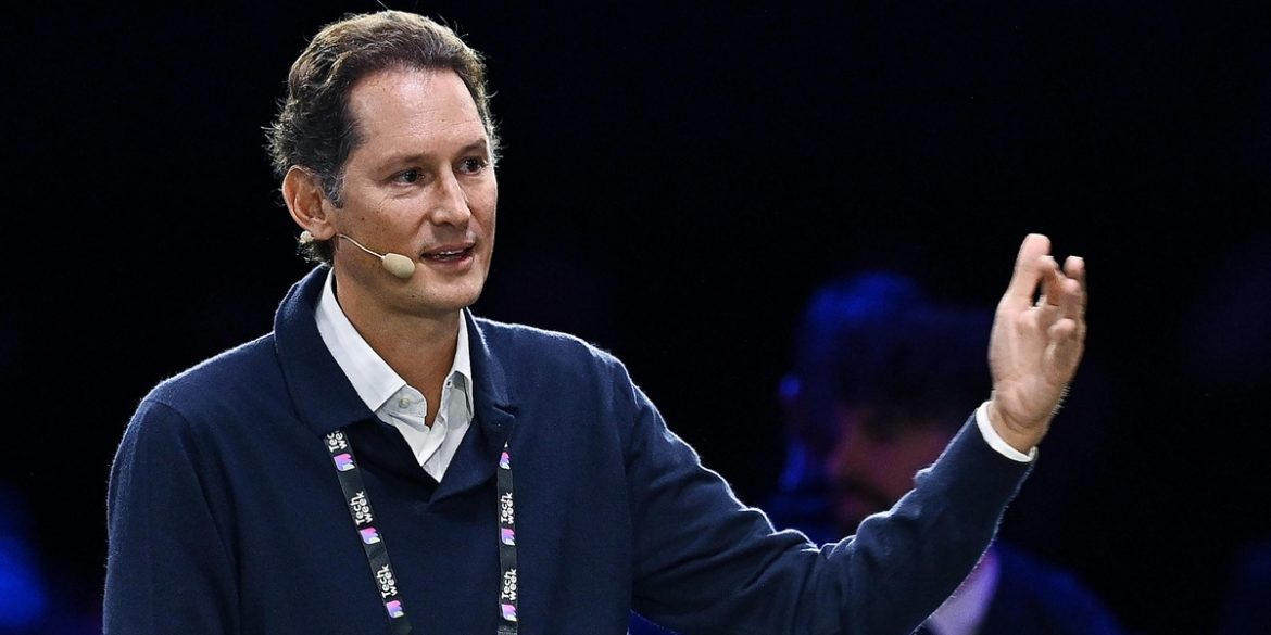 John Elkann stellantis canada