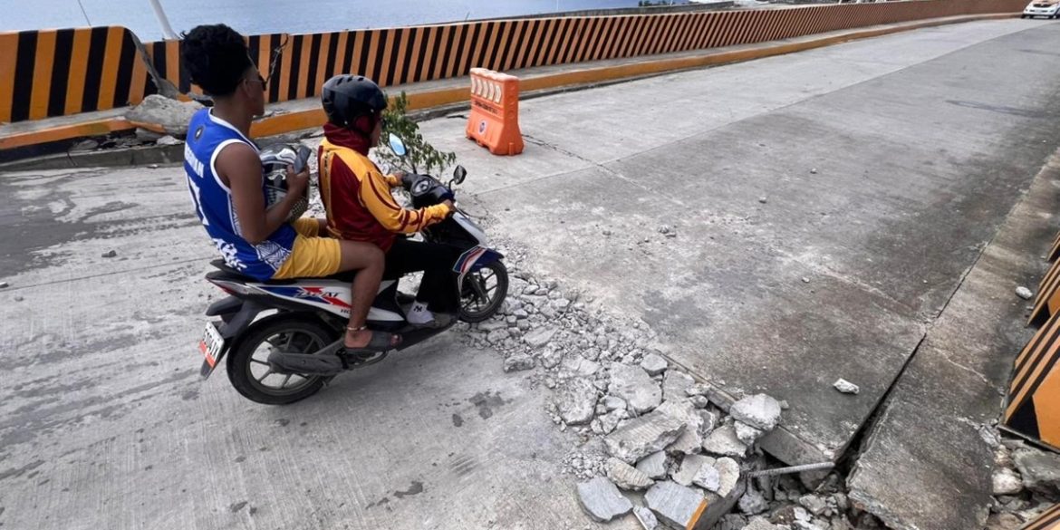 6.9-magnitude earthquake off Cebu Island kills scores