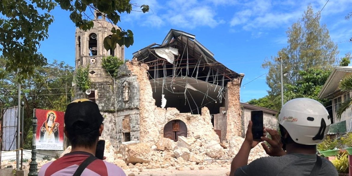 6.9-magnitude earthquake off Cebu Island kills scores