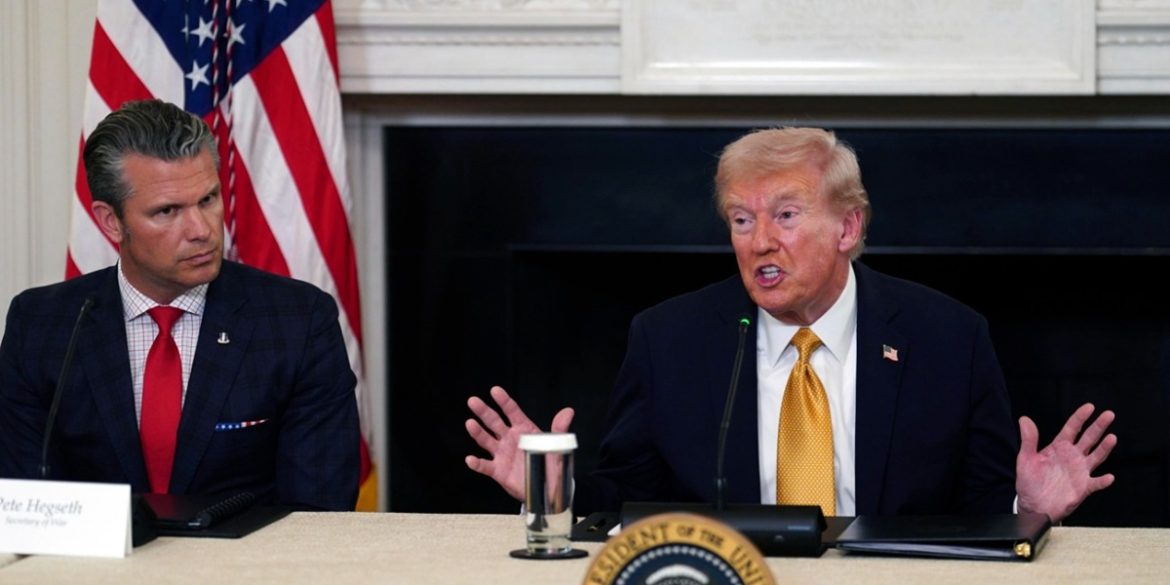 Trump Donald Trump e Pete Hegseth