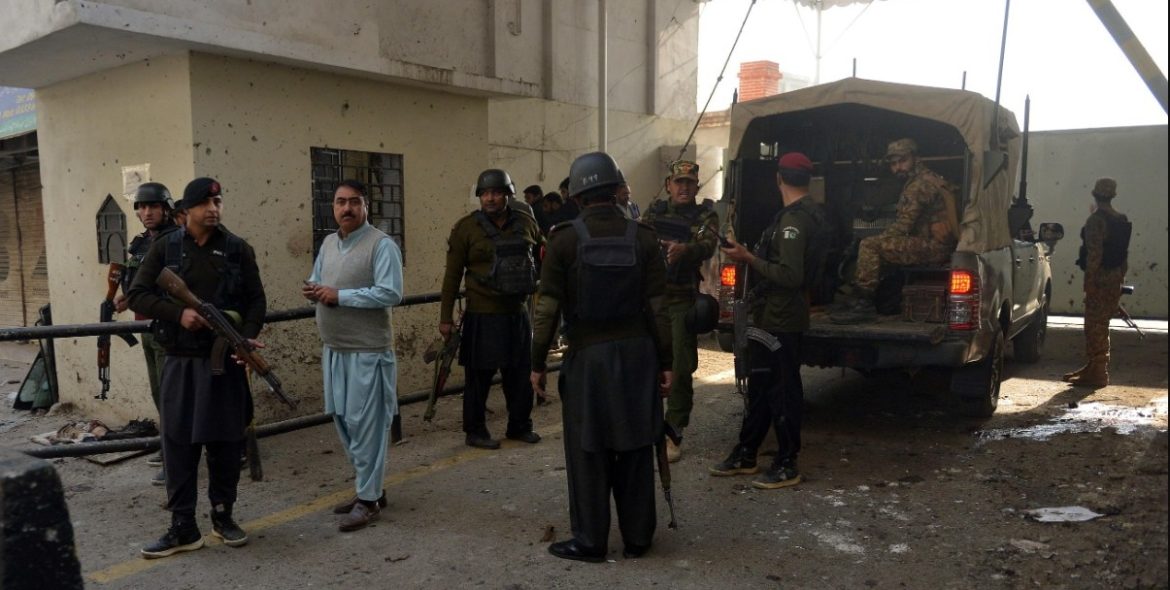 pakistani soldati attentato