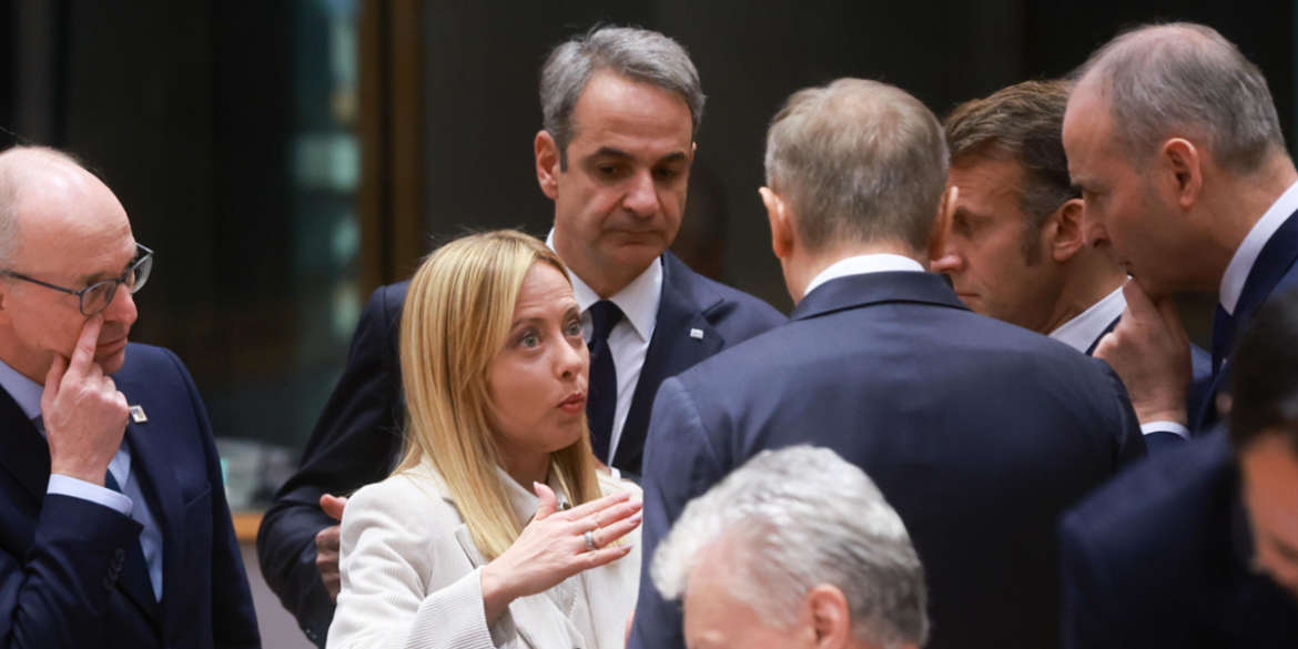 Giorgia Meloni Giorgia Meloni parla con i leader Ue al Consiglio europeo