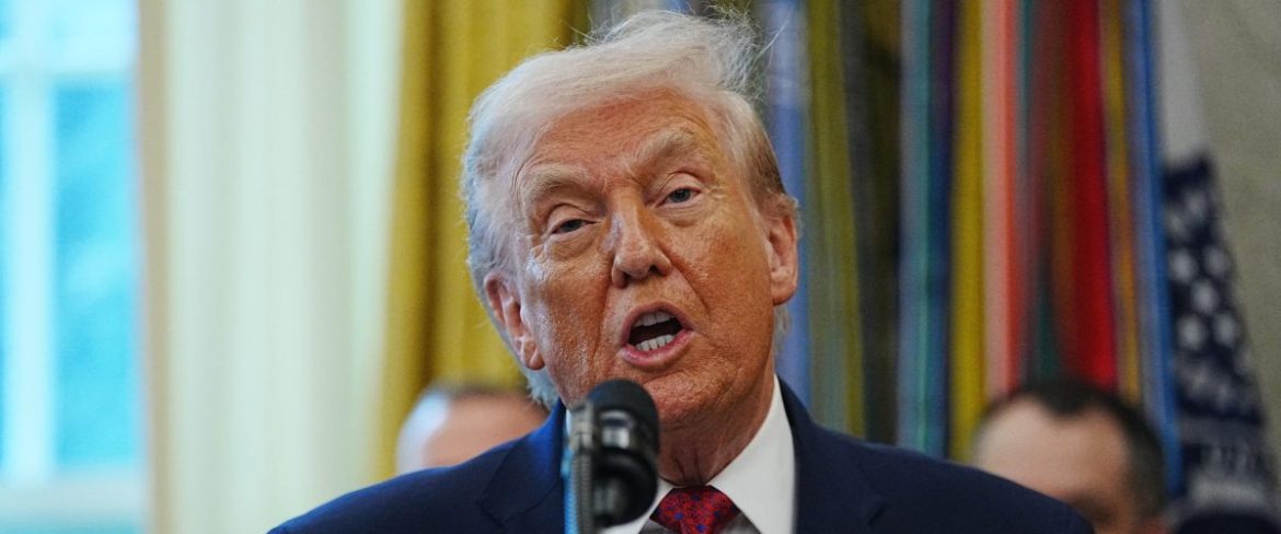 Trump presents new Mexican Border Defense Medal at White House ceremony