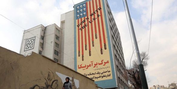 murale anti-USA a Teheran