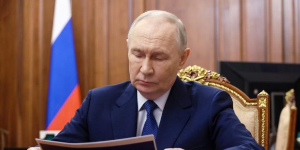 Russian President Putin meets Federal Agency for State Property Management head Vadim Yakovenko in the Kremlin mosca