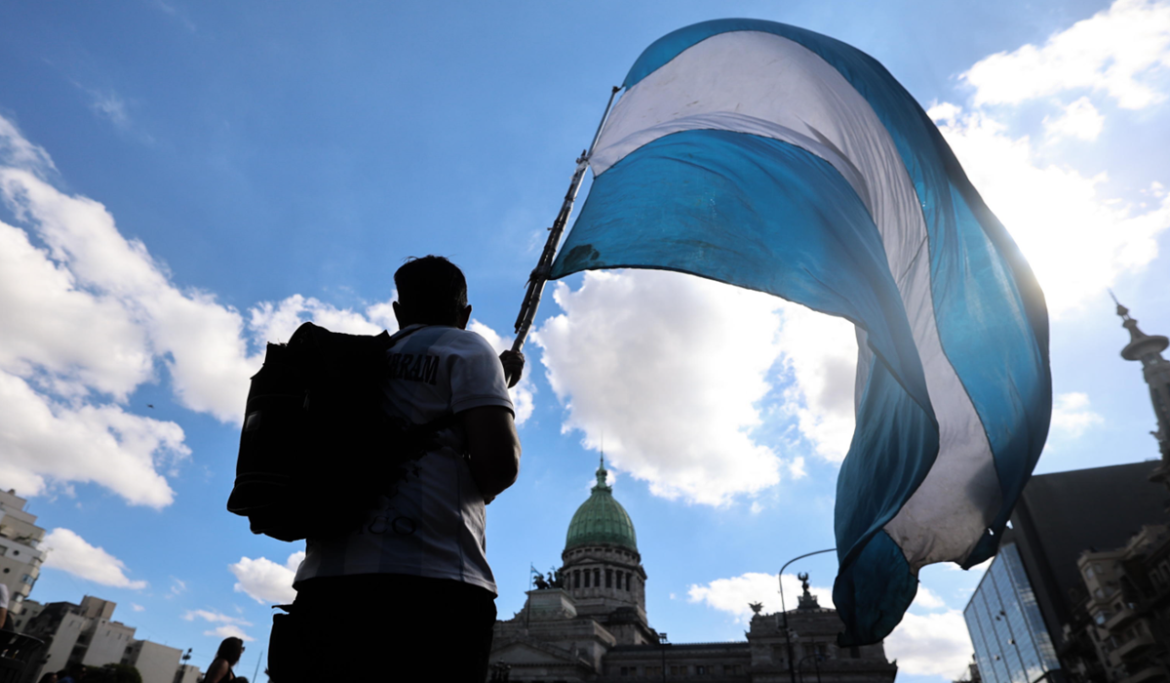 uomo di spalle argentina