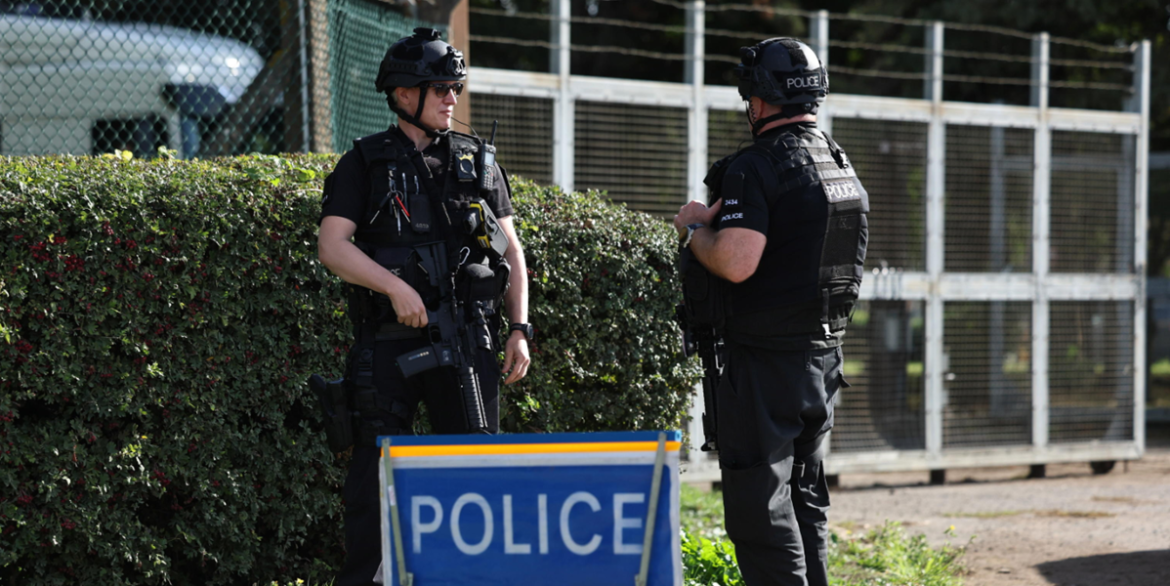 Fairford Poliziotti britannici sorvegliano la base militare di Farifox