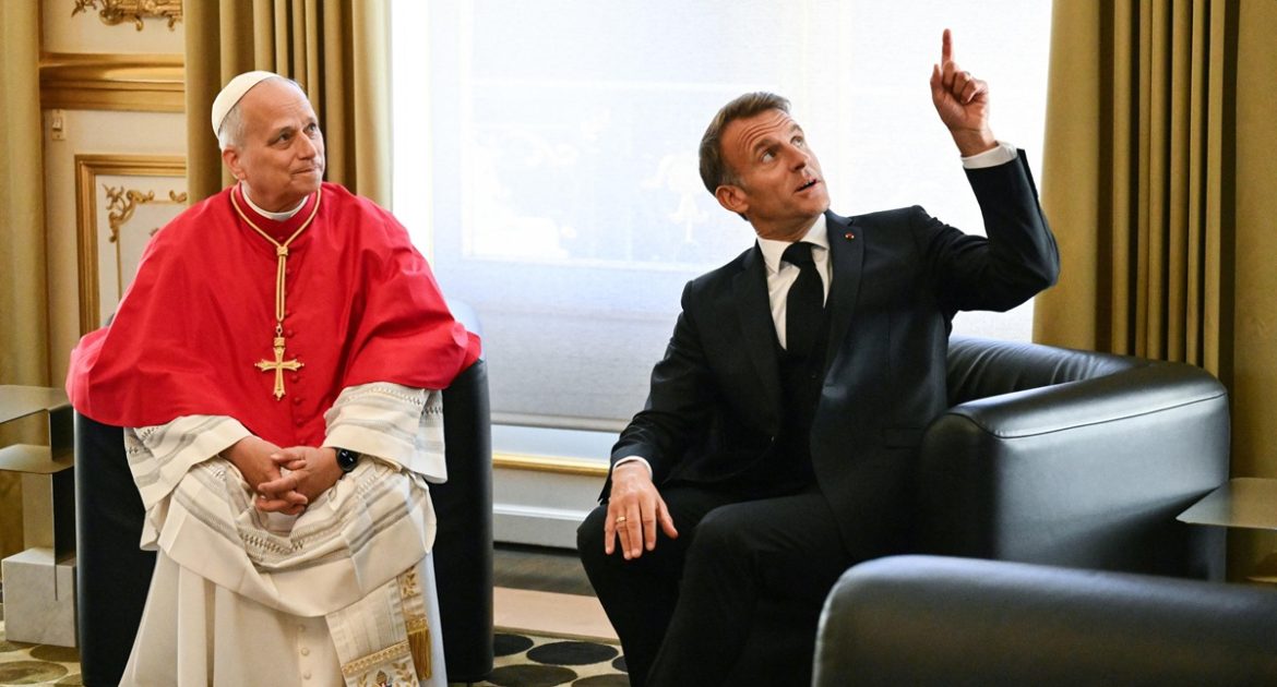 Macron Papa macron papa