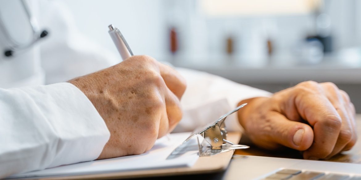 pexels-tima-miroshnichenko-8376320 cpr perquisizione medici