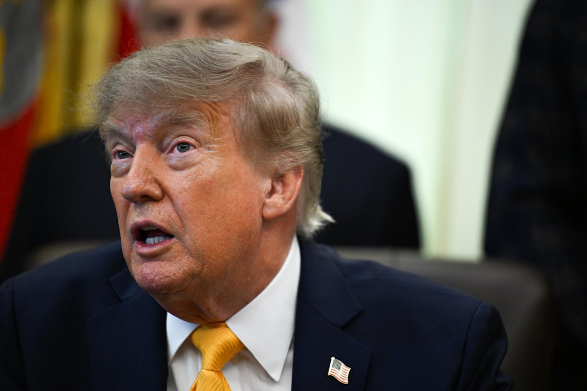 US President Donald Trump signs executive order at the White House Il Presidente Usa Donald Trump | Foto Ansa