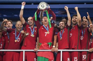 10 luglio- Il Portogallo vince gli Europei di calcio 2016 in Francia
