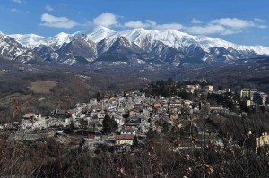 La scossa, di magnitudo 6.1, ebbe l'epicentro nella valle del Tronto