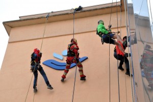 L’iniziativa è stata ideata, con la collaborazione dell’ospedale, dai tecnici specializzati di EdiliziAcrobatica