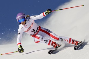 5.L'eleganza e la tecnica dell'austriaca Mikaela Kirchgasser