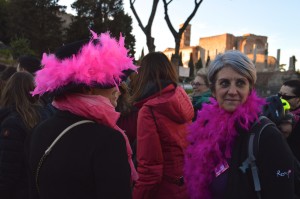 4 - Il colore rosa e fucsia è stato il tono del corteo 'Non una di meno'. Tutti i partecipanti hanno indossato capi d'abbigliamento di questo colore