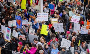 Manifestazione all'aeroporto di Atlanta, in Georgia