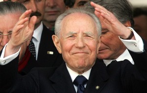 Carlo Azeglio Ciampi muore all'età di 95 anni il 16 settembre 2016