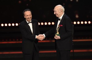 Giuliano Montaldo consegna il prestigioso premio alla carriera a Roberto Benigni