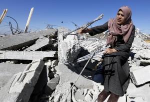 Hebron, le rovine dell’abitazione palestinese distrutta questa mattina dalle ruspe israeliane.