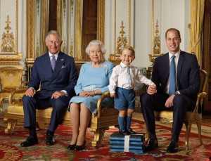La regina Elisabetta compie 90 anni. Il passato e il futuro della monarchia inglese.