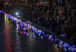 Lanterne lungo il Canal Saint-Martin