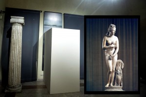 Le statue di nudi dei Musei Capitolini vengono coperte per la visita del presidente iraniano Rohani nel mese di gennaio