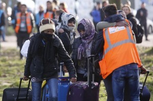 Lo sgombero della giungla di Calais. Il più grande campo profughi d'Europa