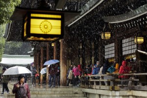 Scorcio del santuario Meiji innevato