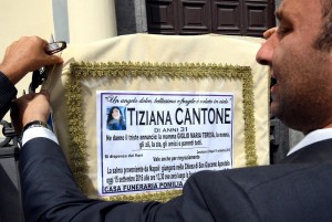 Tiziana Cantone si suicida a seguito della diffusione di un suo video privato su internet