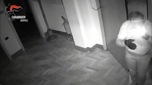 Un ladro in azione