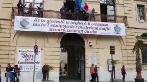 La facciata del Municipio di Locri