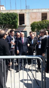 Il presidente del Senato Grasso arriva in piazza