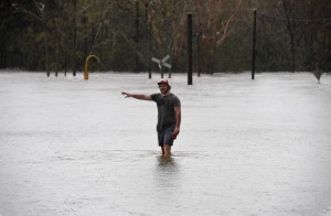 Oltre 25000 persone sono state evacuate in vista dell'arrivo del ciclone