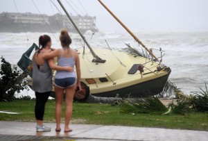 Prima di Bowen e Airlie Beach, Debbie aveva colpito le isole turistiche Whitsunday e Hamilton